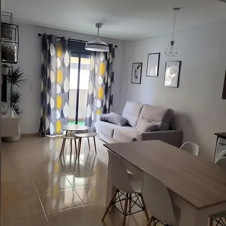 Elegante Piso Con Terraza, Garaje, Piscina Y Ac *